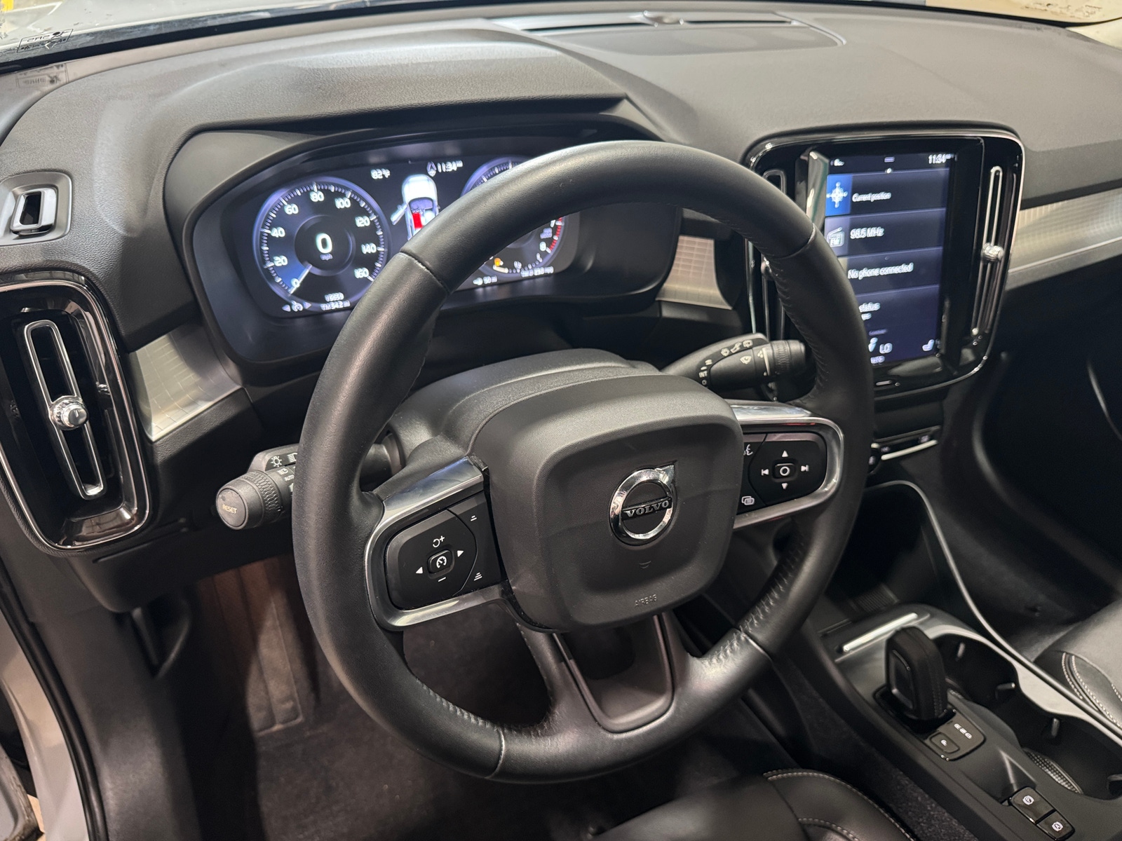 Thumbnail: 2020 Volvo XC40 - 2