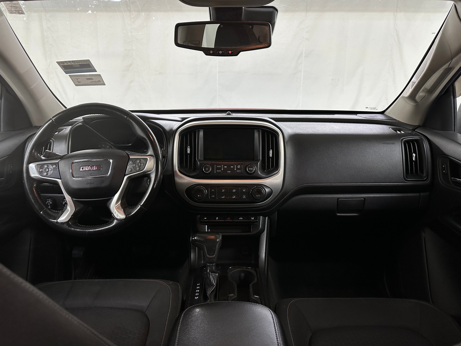 Thumbnail: 2015 GMC Canyon - 3
