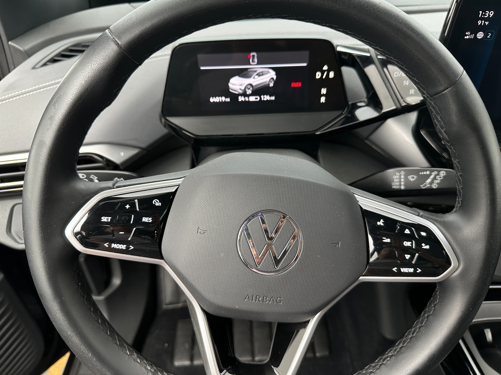 Thumbnail: 2023 Volkswagen ID.4 - 4