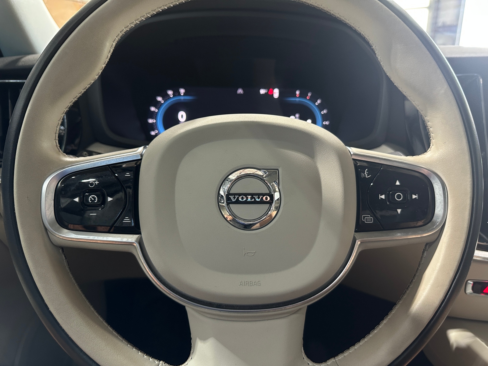 Thumbnail: 2024 Volvo S60 - 4