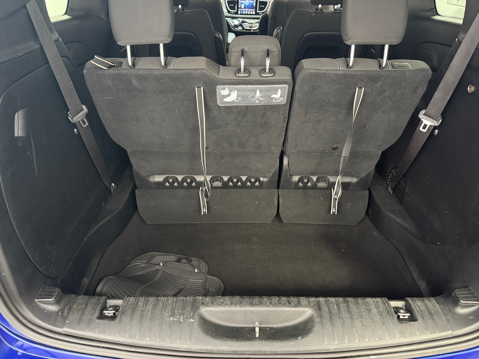 Thumbnail: 2018 Chrysler Pacifica - 7