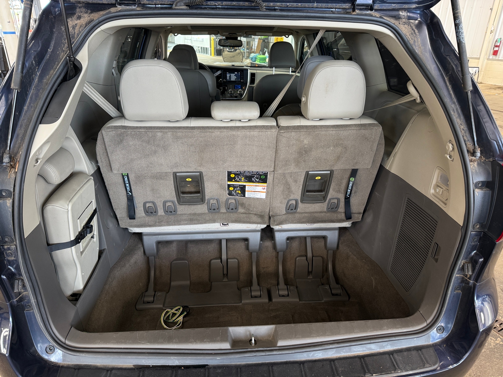 Thumbnail: 2019 Toyota Sienna - 6