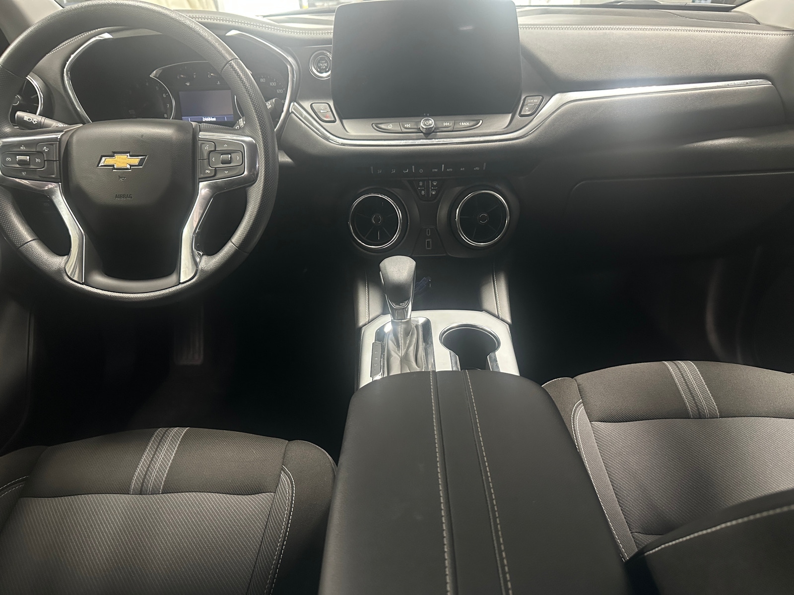 Thumbnail: 2023 Chevrolet Blazer - 3