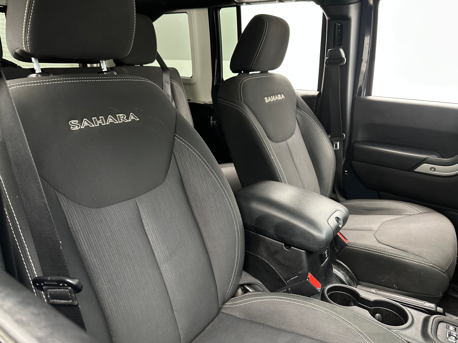 Thumbnail: 2016 Jeep Wrangler - 2