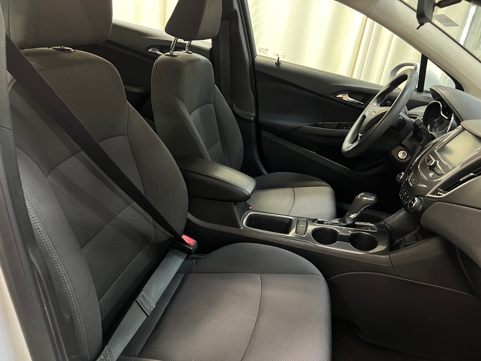 Thumbnail: 2018 Chevrolet Cruze - 2