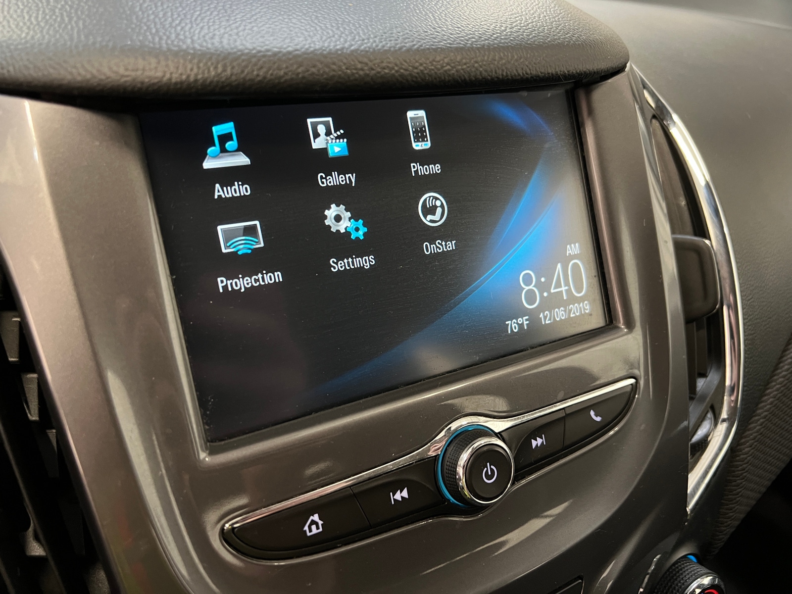 Thumbnail: 2018 Chevrolet Cruze - 4