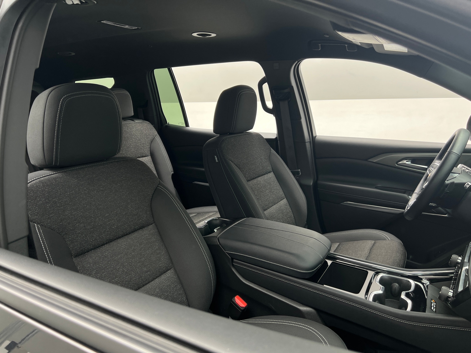 Thumbnail: 2025 Chevrolet Traverse - 2