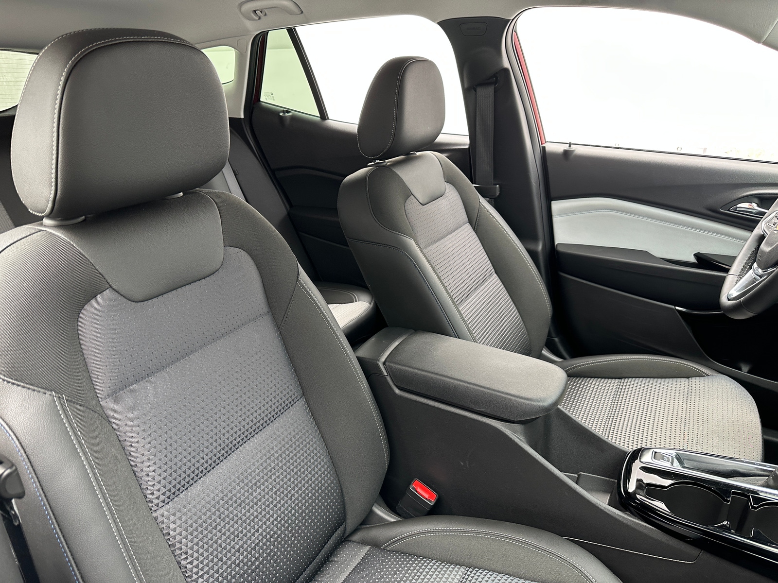 Thumbnail: 2025 Chevrolet Trax - 2