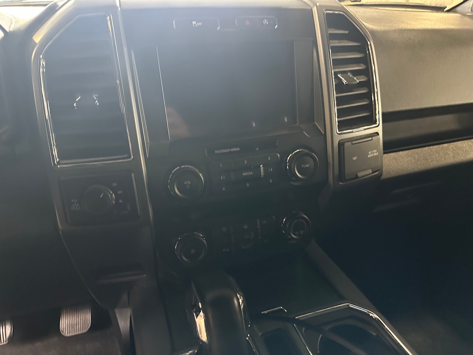 Thumbnail: 2020 Ford Econoline - 4