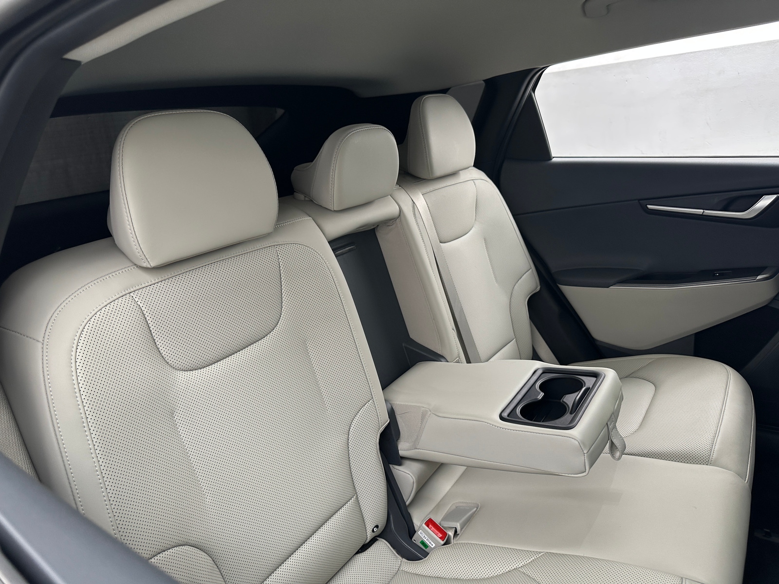 Thumbnail: 2022 Kia EV6 - 5