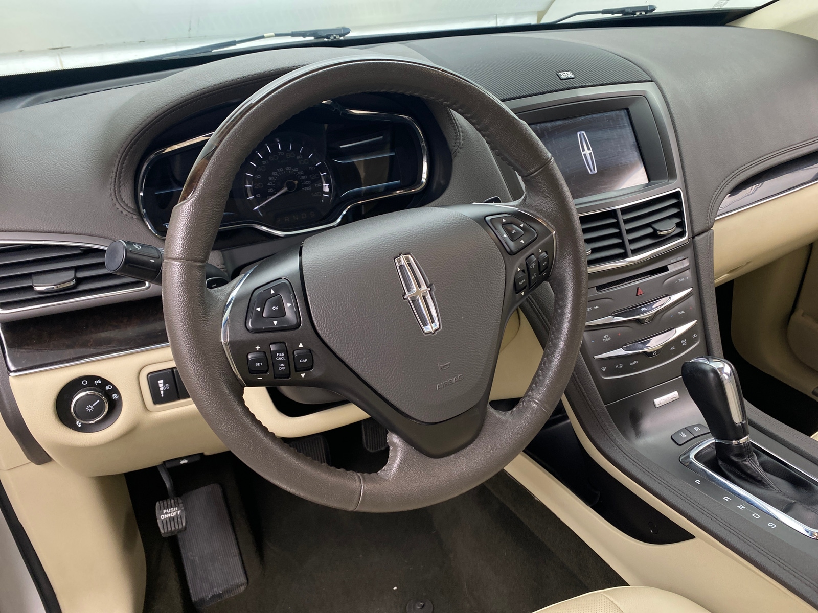 Thumbnail: 2019 Lincoln MKT - 4
