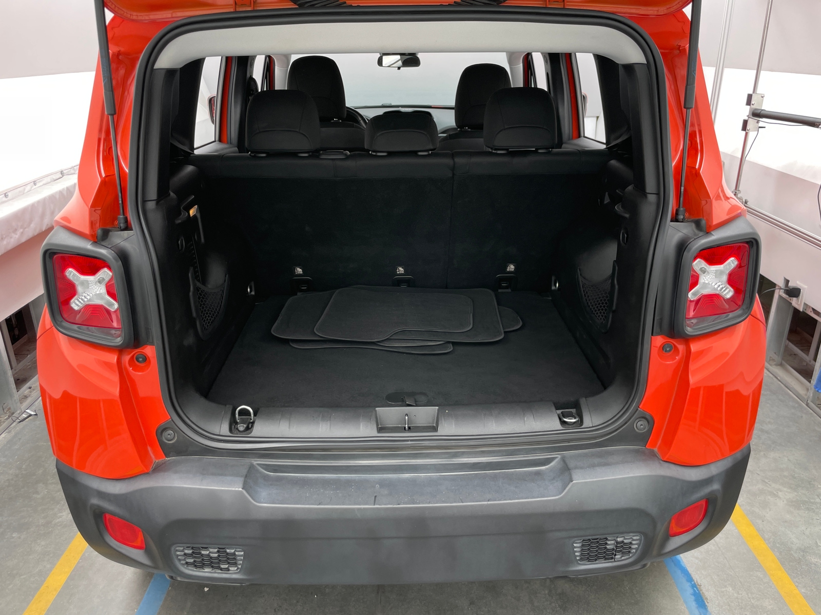 Thumbnail: 2018 Jeep Renegade - 7