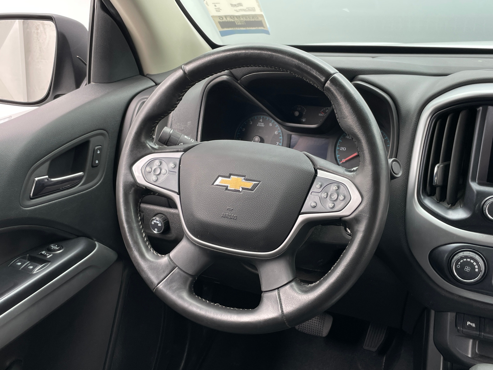 Thumbnail: 2022 Chevrolet Colorado - 5