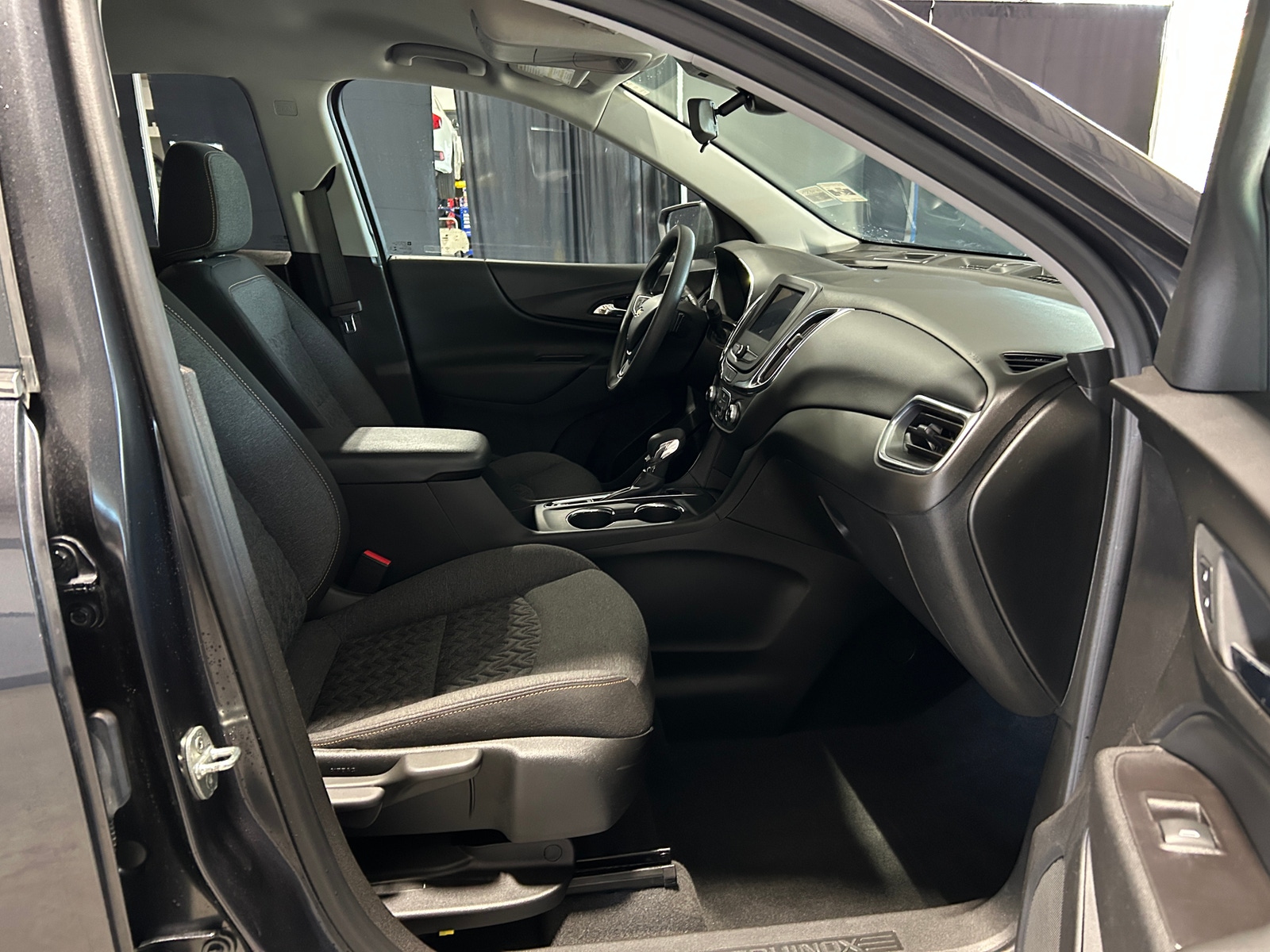 Thumbnail: 2022 Chevrolet Equinox - 2