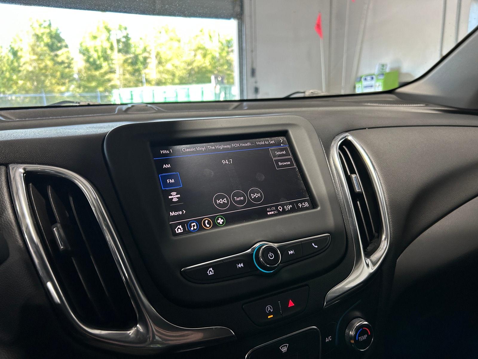 Thumbnail: 2022 Chevrolet Equinox - 4