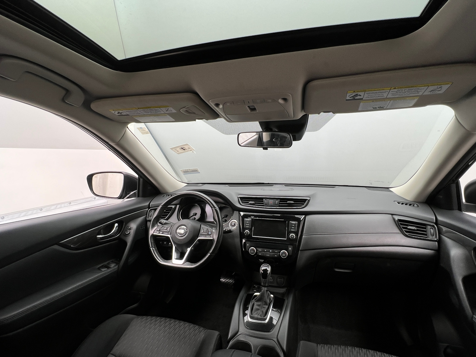 Thumbnail: 2019 Nissan Rogue - 3