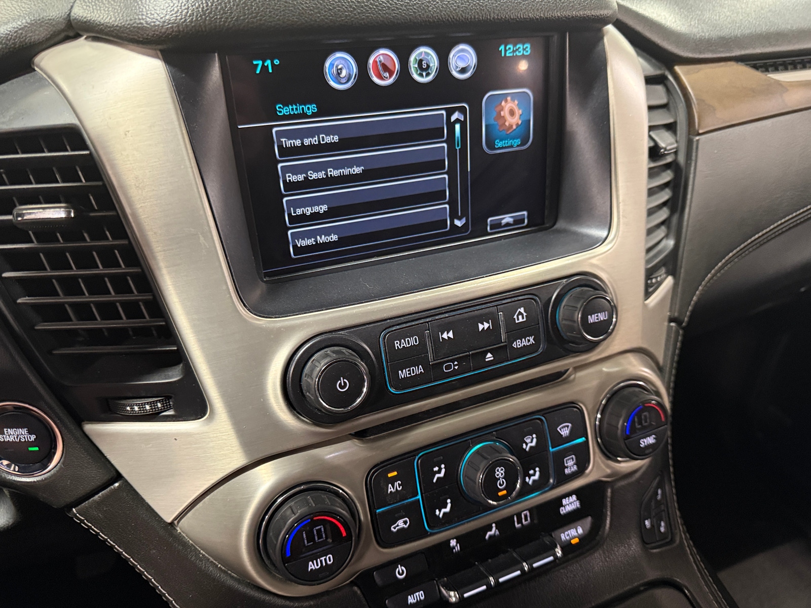 Thumbnail: 2020 GMC Yukon XL - 3