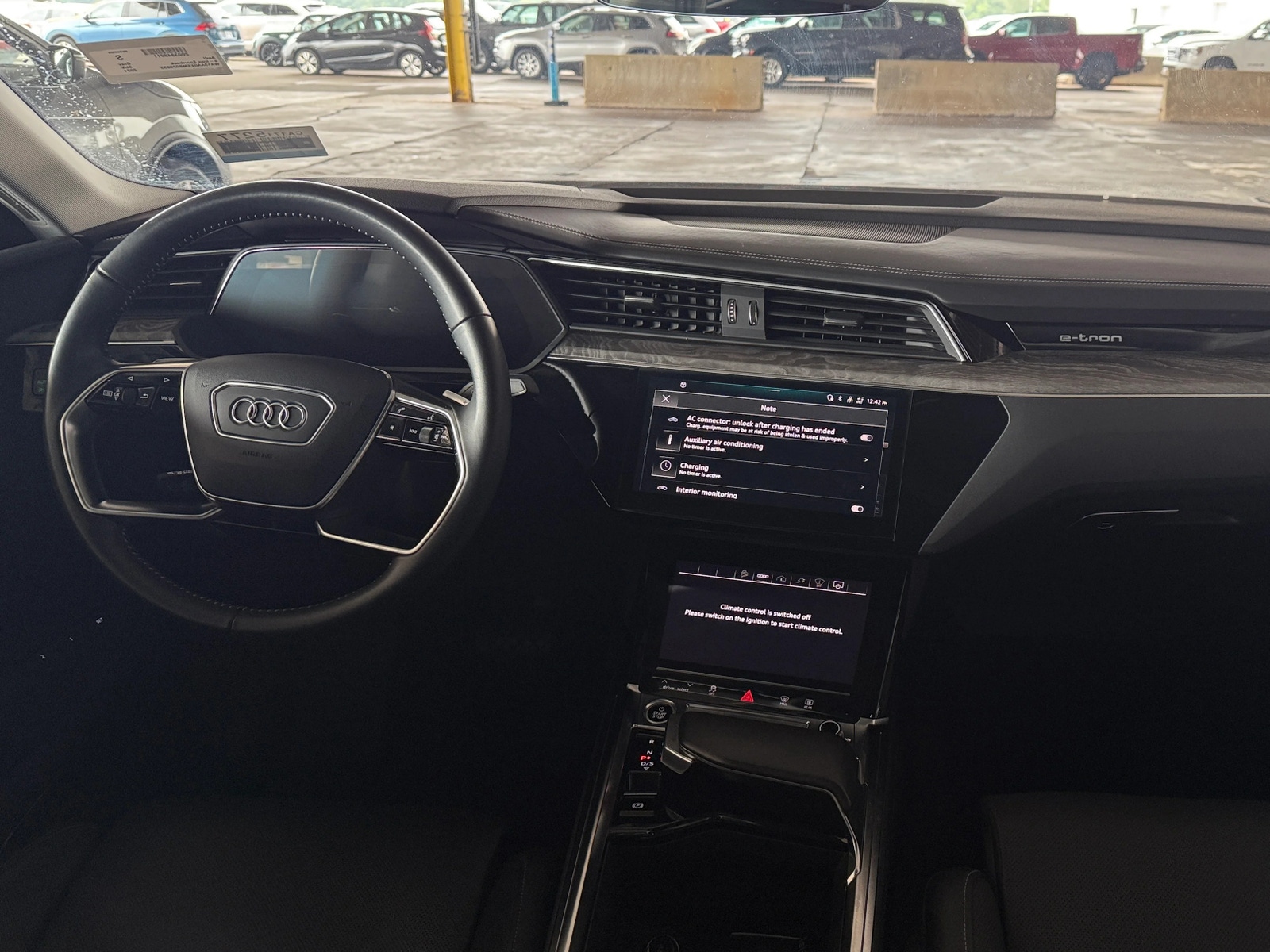 Thumbnail: 2021 Audi e-tron S - 2