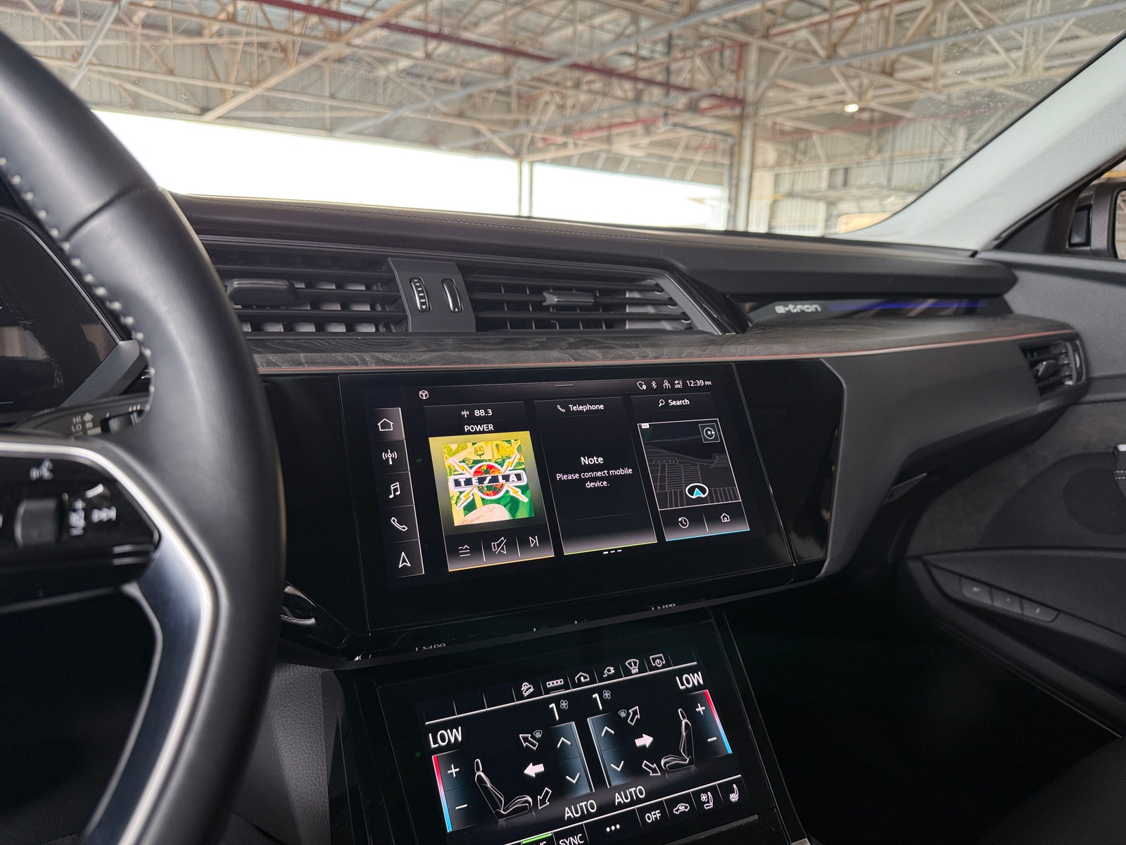 Thumbnail: 2021 Audi e-tron S - 3