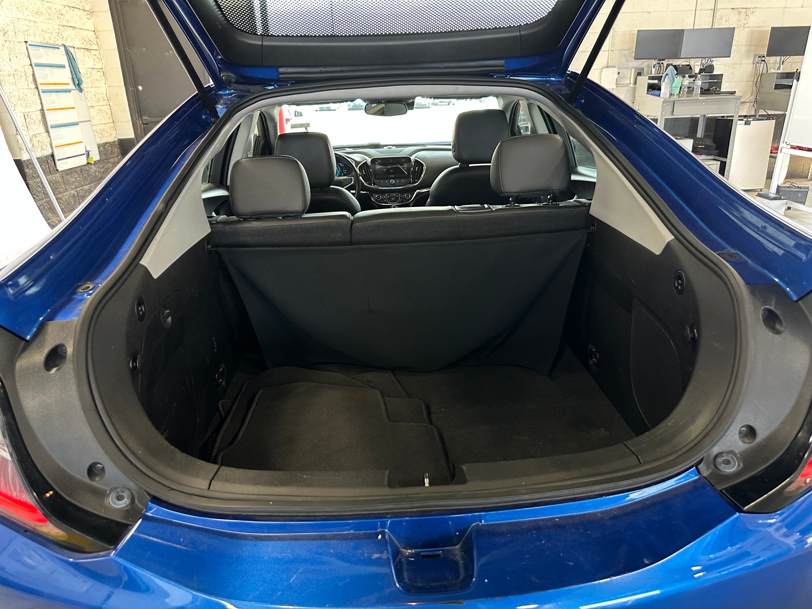 Thumbnail: 2018 Chevrolet Volt - 6