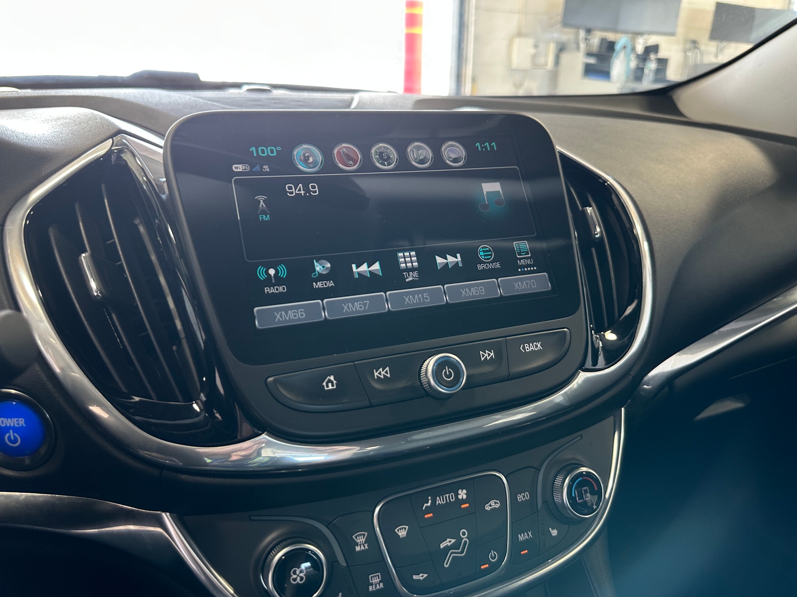 Thumbnail: 2018 Chevrolet Volt - 3