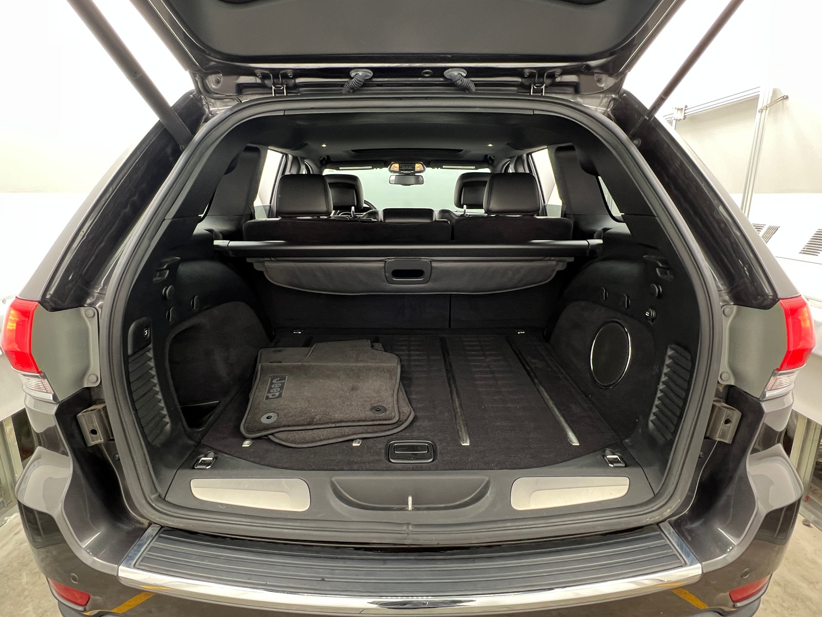 Thumbnail: 2016 Jeep Grand Cherokee - 6