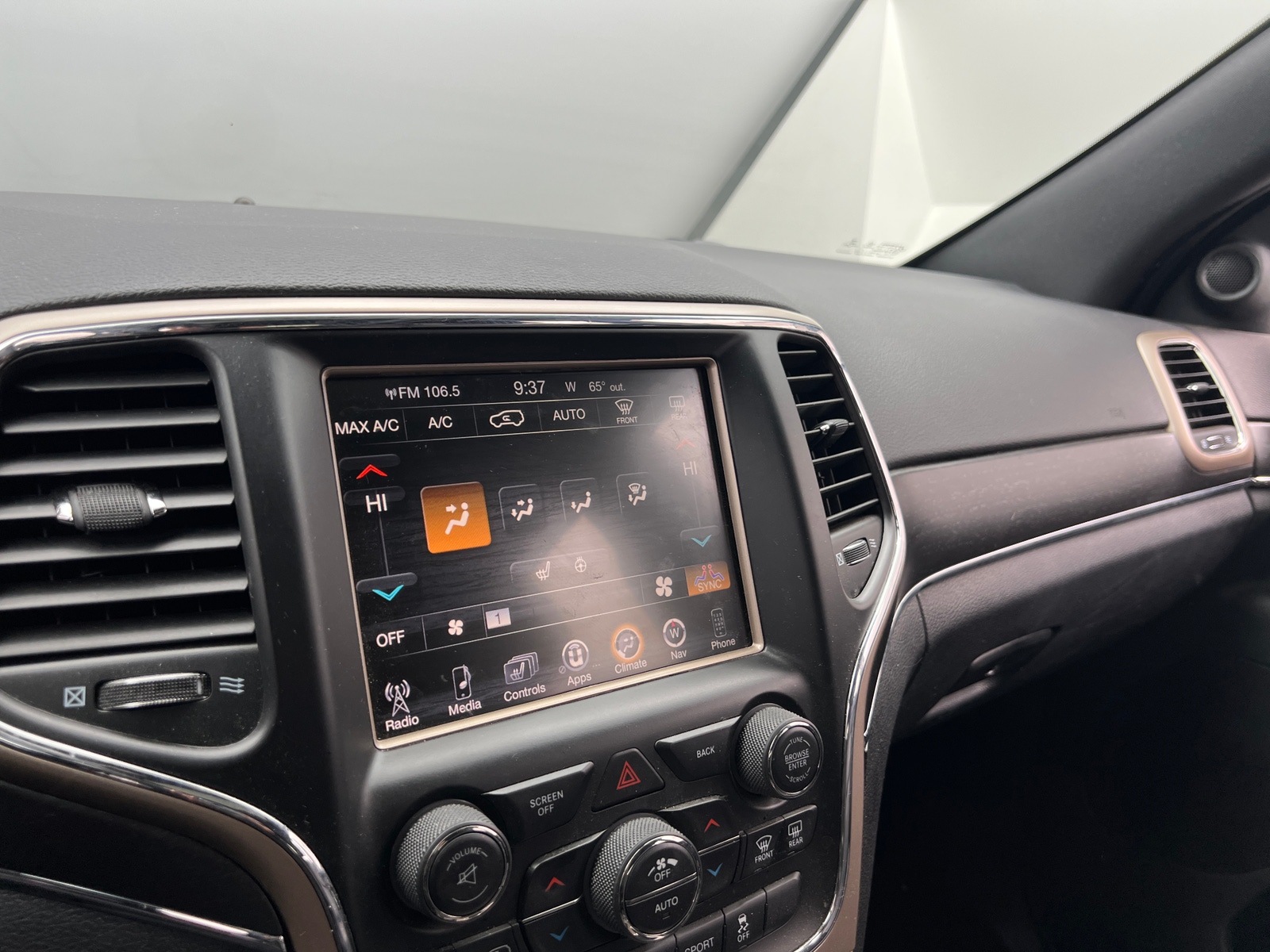 Thumbnail: 2016 Jeep Grand Cherokee - 3