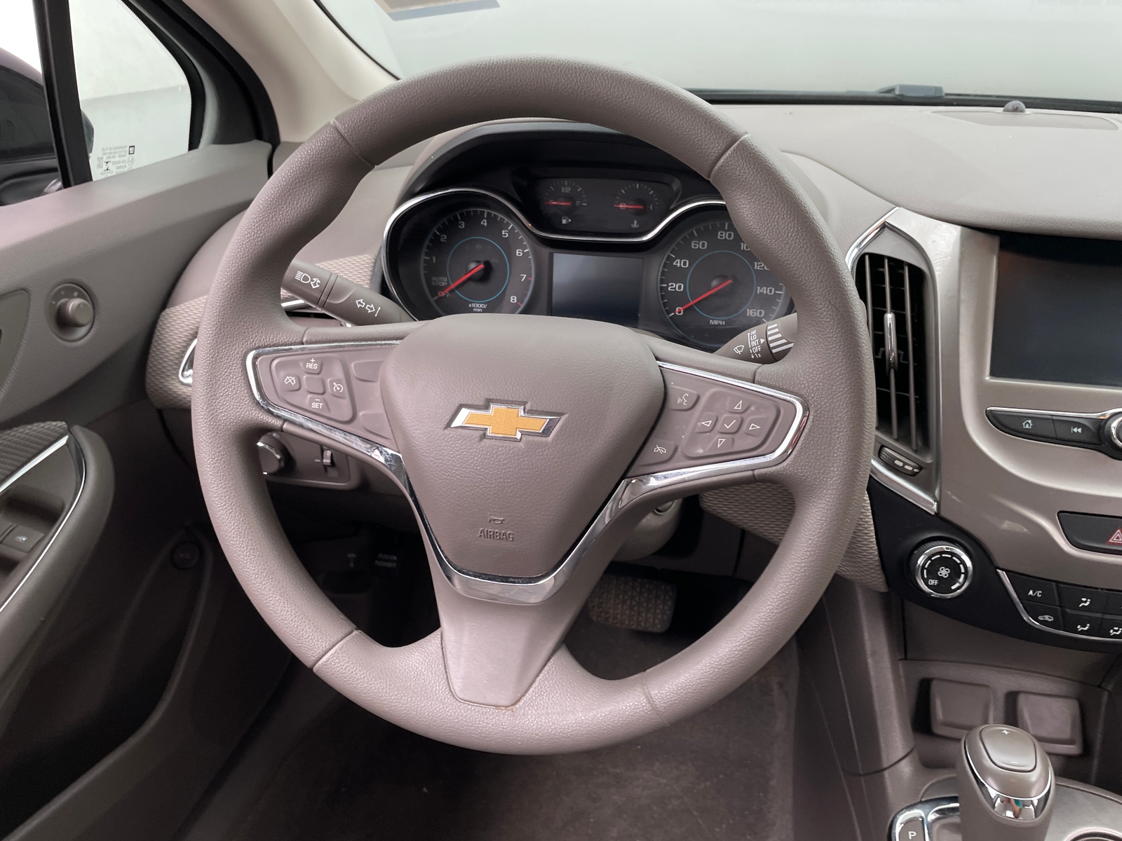 Thumbnail: 2018 Chevrolet Cruze - 5