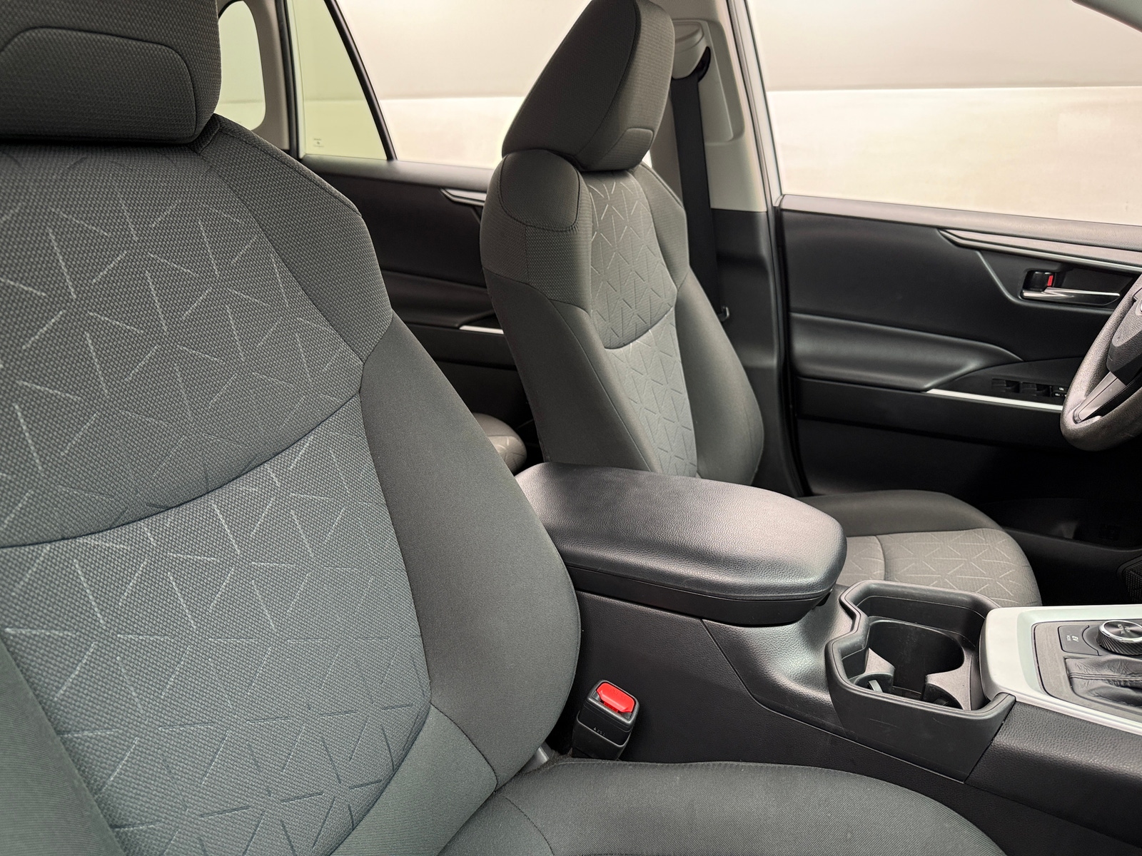 Thumbnail: 2020 Toyota RAV4 - 2