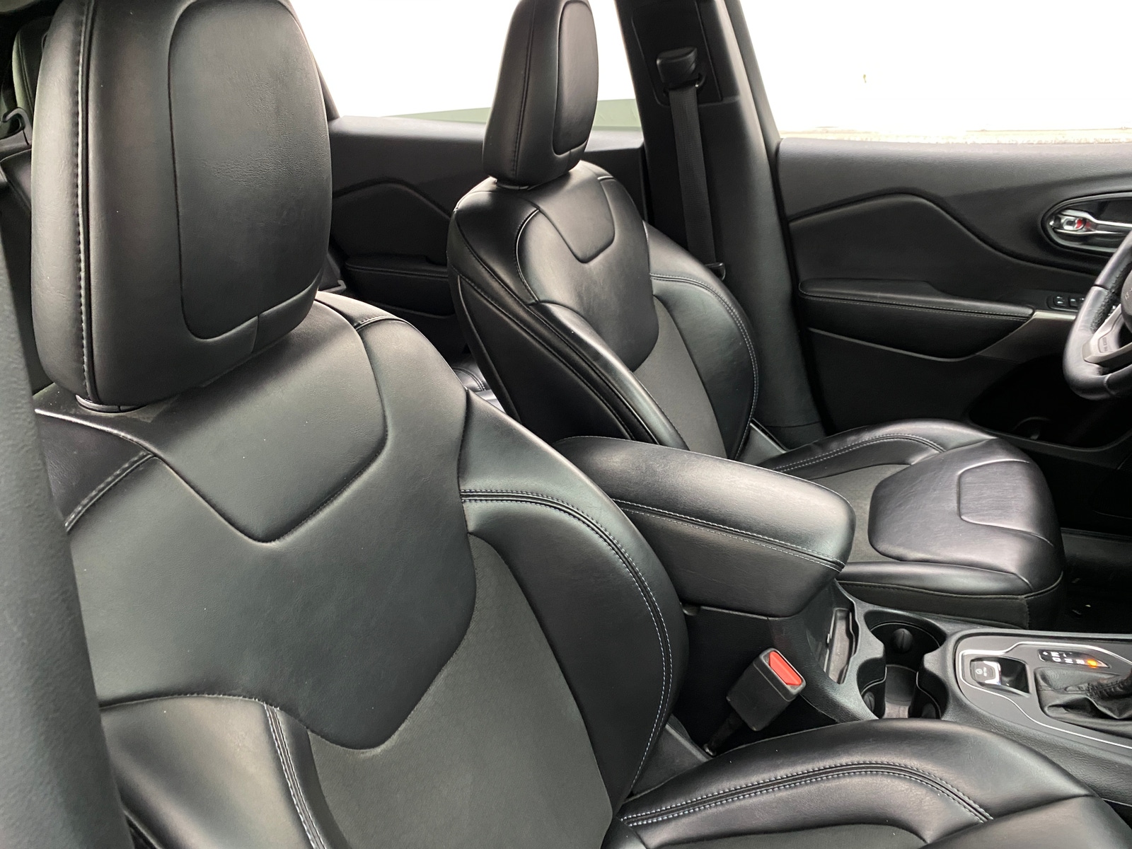 Thumbnail: 2019 Jeep Cherokee - 2