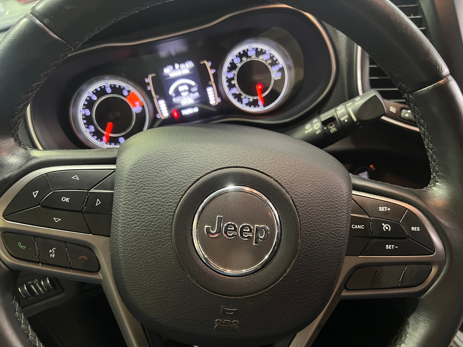 Thumbnail: 2019 Jeep Cherokee - 5