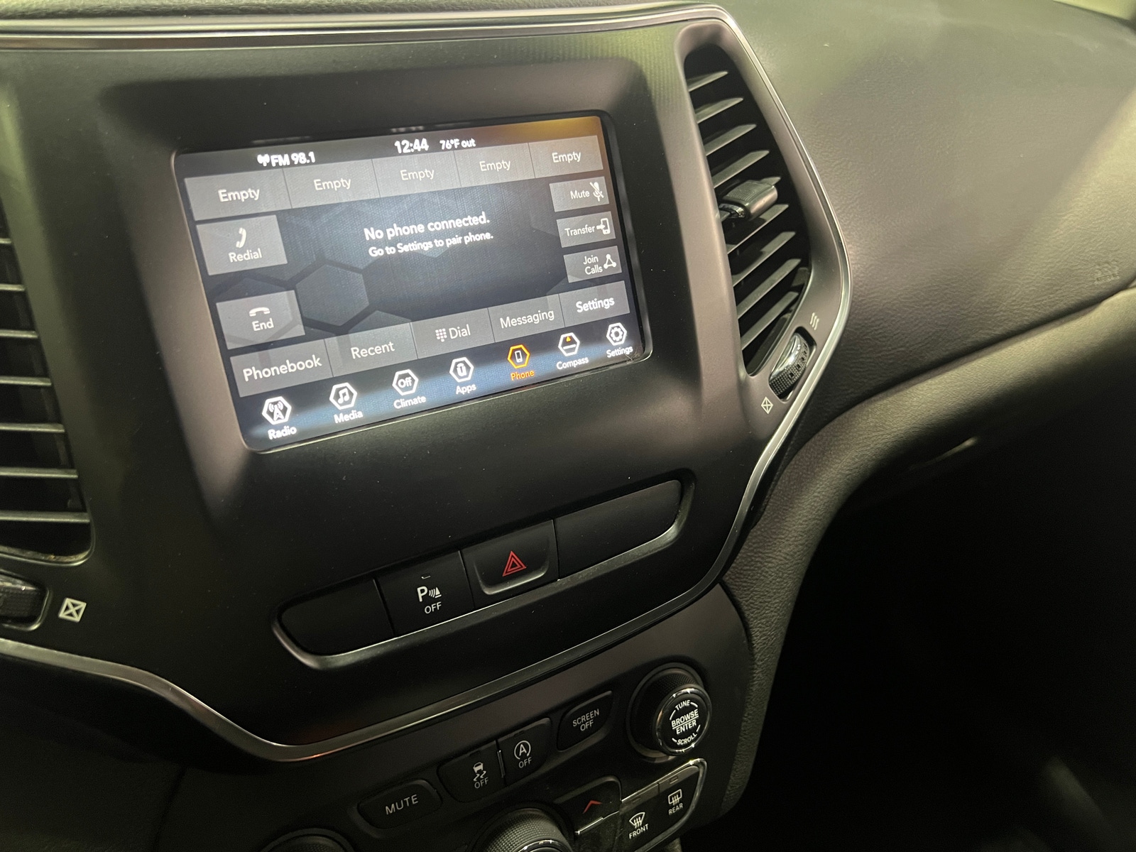 Thumbnail: 2019 Jeep Cherokee - 4