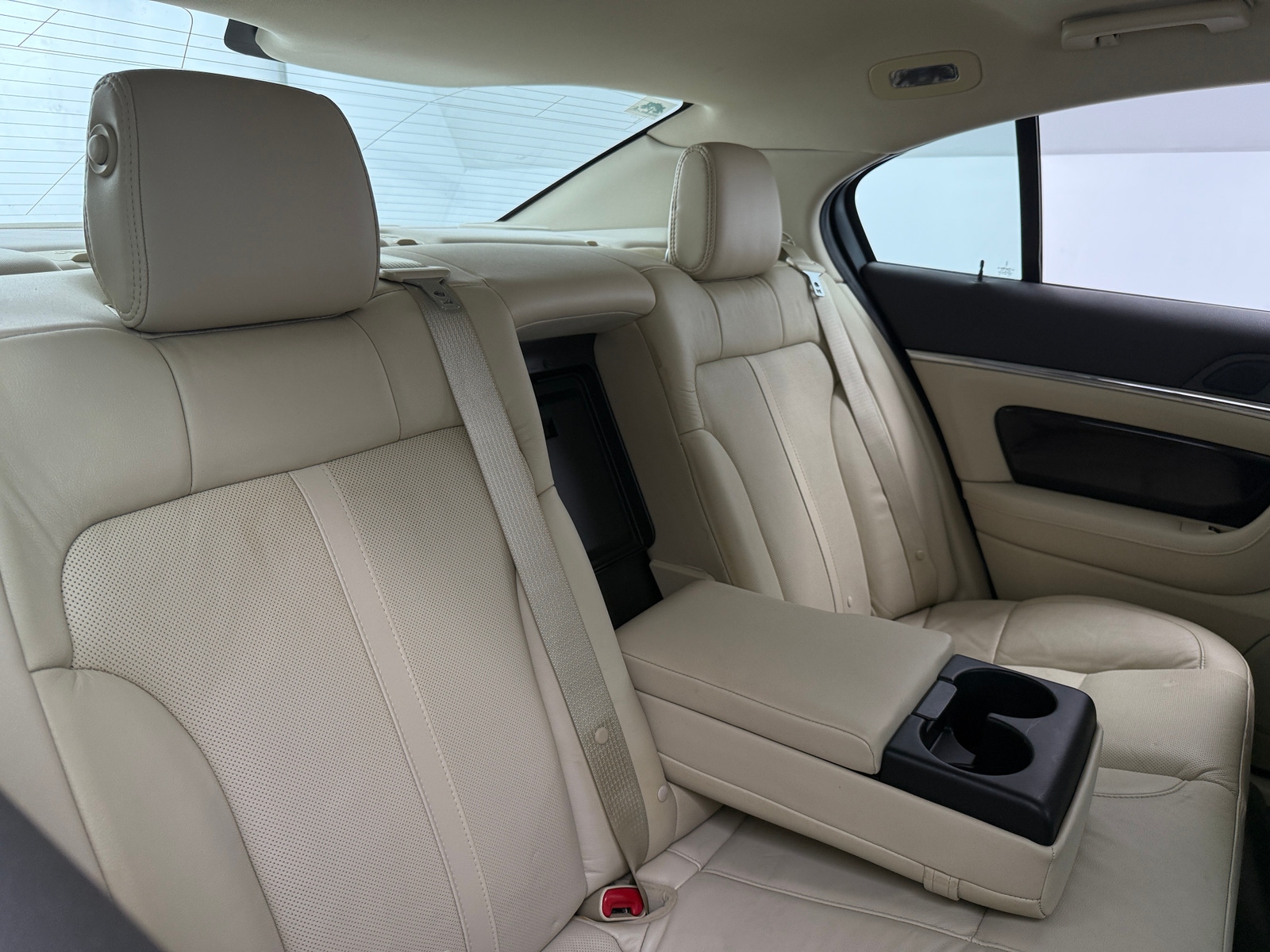 Thumbnail: 2015 Lincoln MKS - 5
