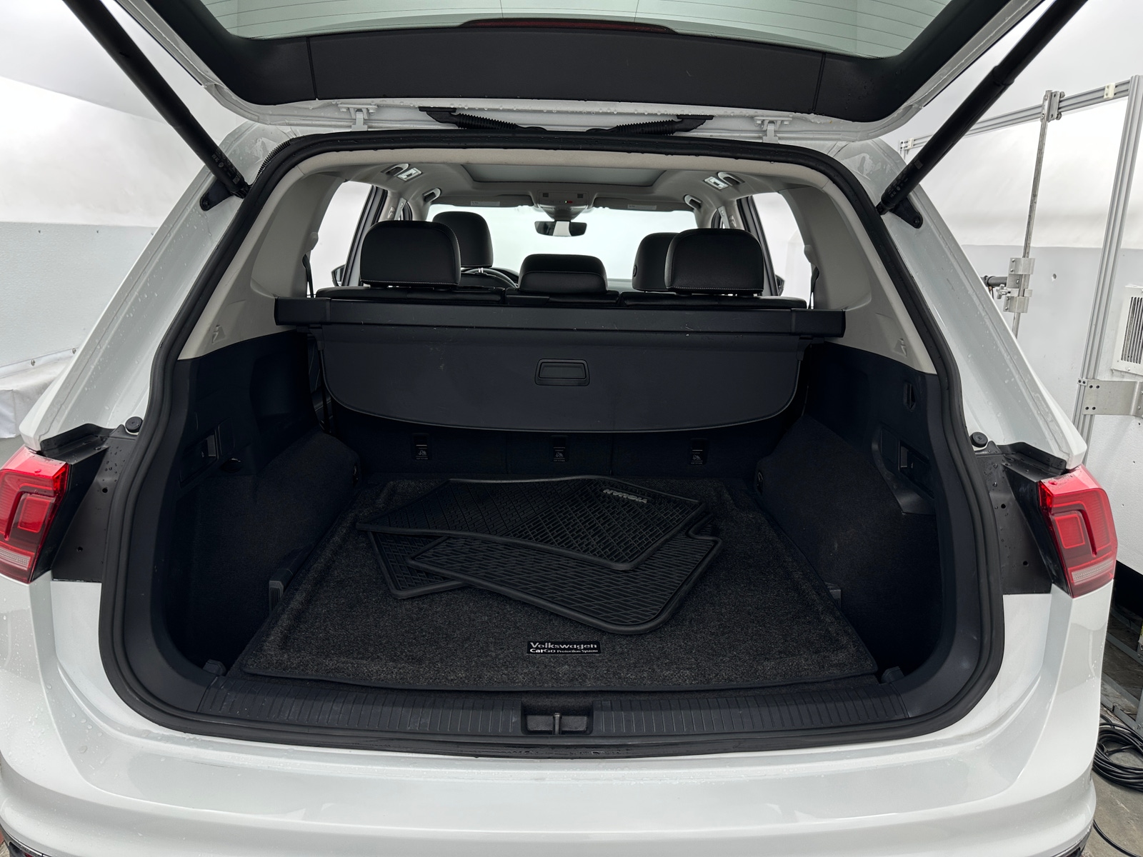 Thumbnail: 2022 Volkswagen Tiguan - 6