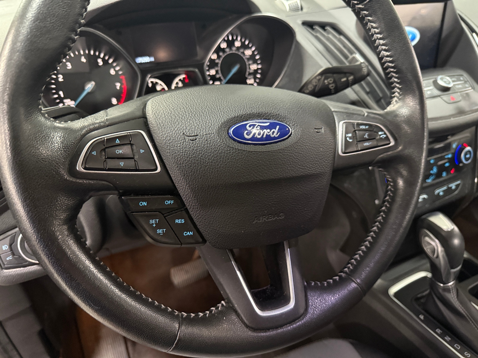 Thumbnail: 2019 Ford Escape - 4