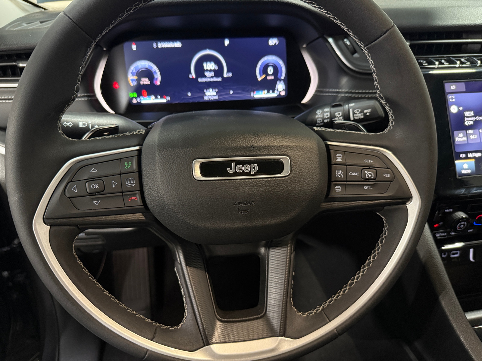 Thumbnail: 2023 Jeep Grand Cherokee L - 5