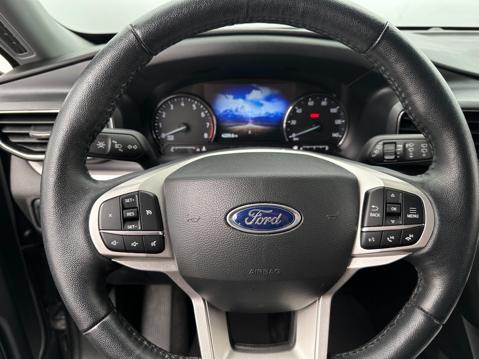 Thumbnail: 2023 Ford Explorer - 5