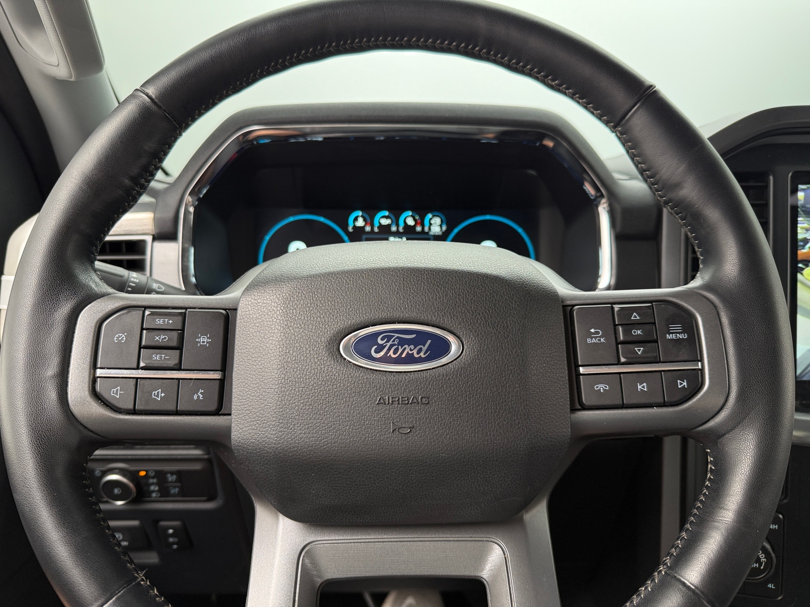 Thumbnail: 2022 Ford Econoline - 4