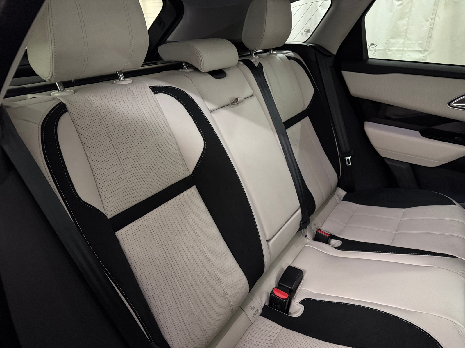 Thumbnail: 2020 Land Rover Range Rover Velar - 6