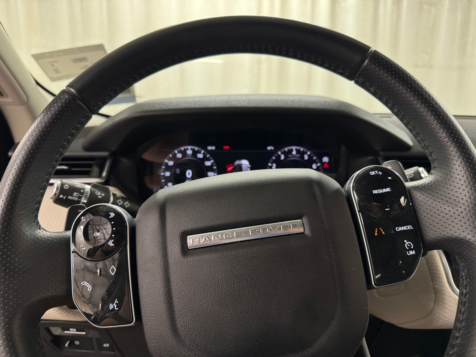 Thumbnail: 2020 Land Rover Range Rover Velar - 5