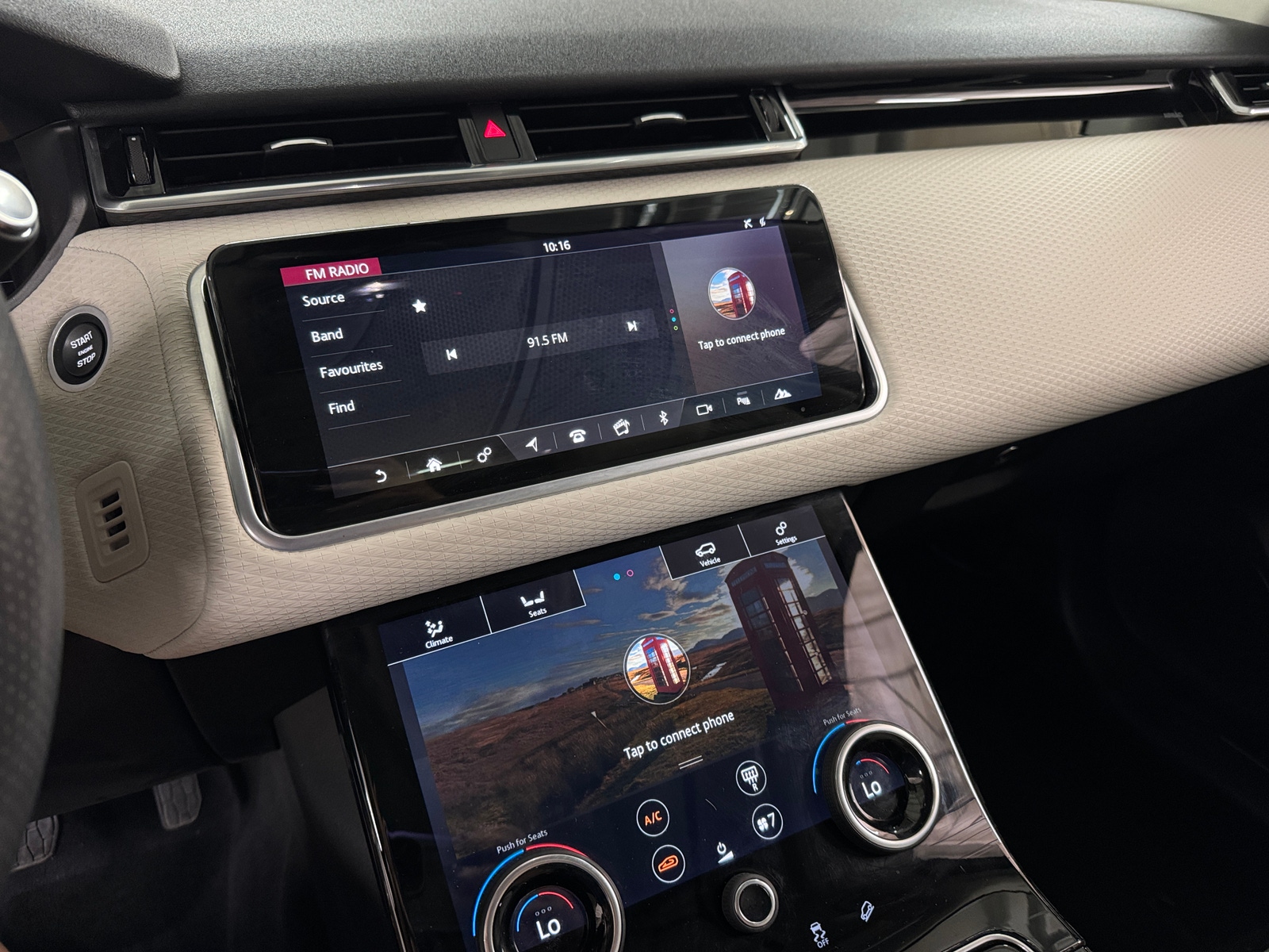 Thumbnail: 2020 Land Rover Range Rover Velar - 4