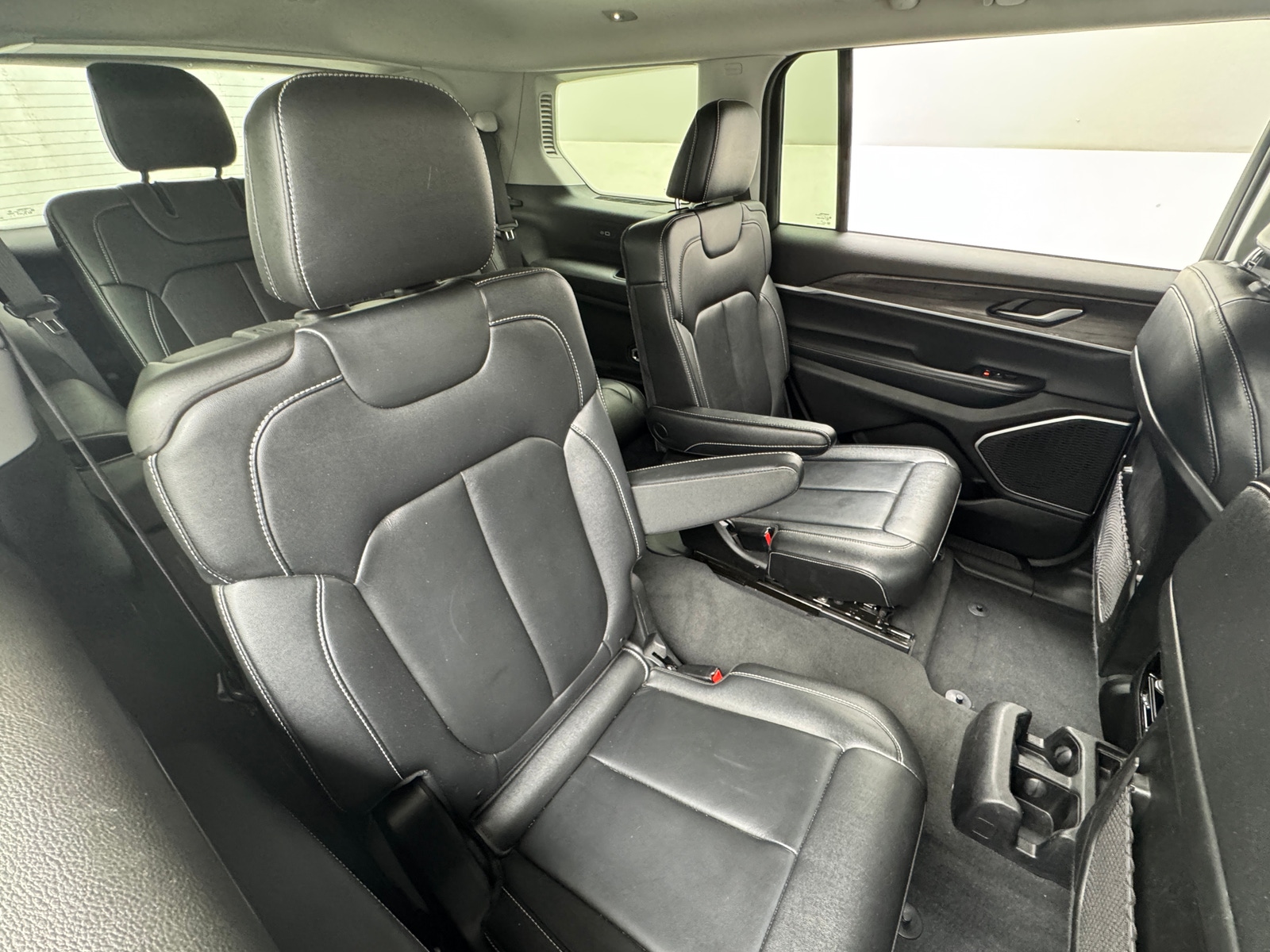Thumbnail: 2022 Jeep Grand Cherokee L - 5