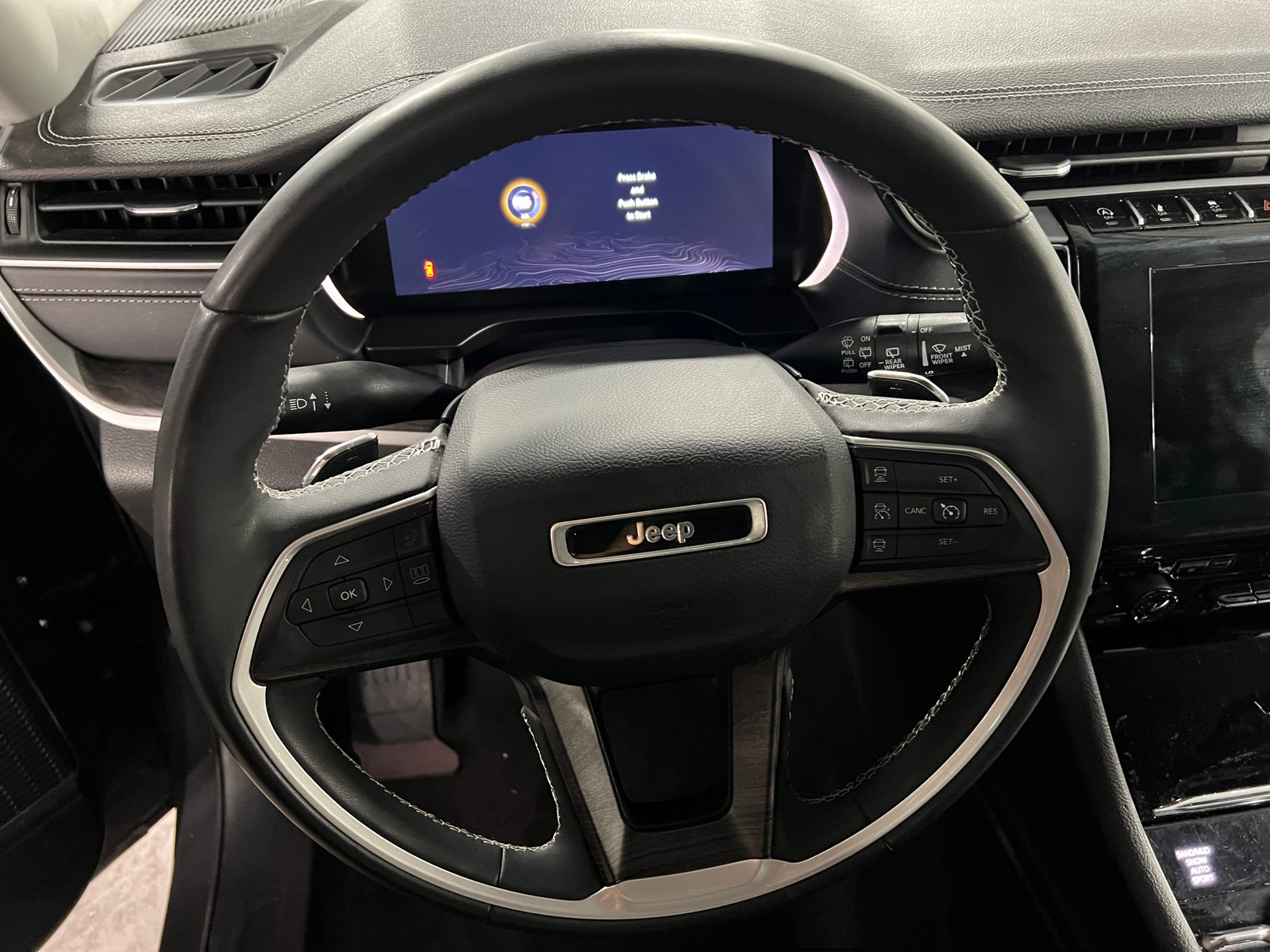 Thumbnail: 2022 Jeep Grand Cherokee L - 4