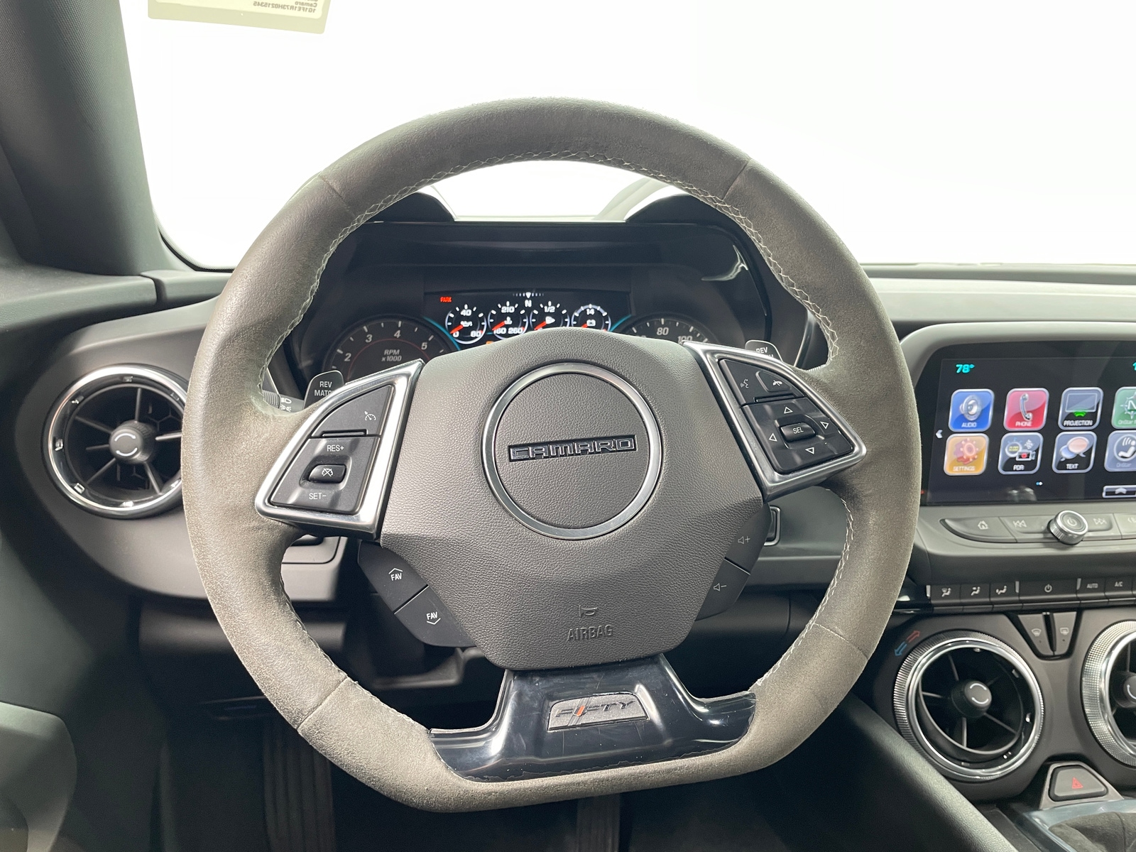 Thumbnail: 2017 Chevrolet Camaro - 4