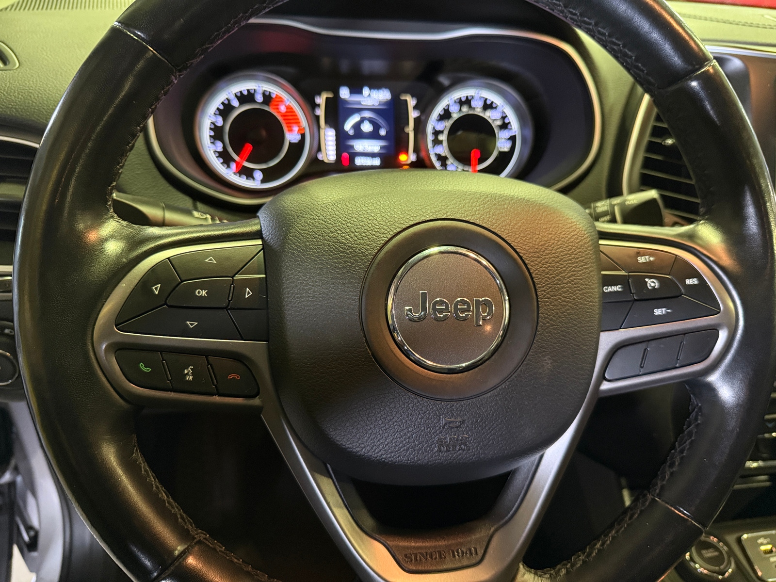 Thumbnail: 2020 Jeep Cherokee - 5