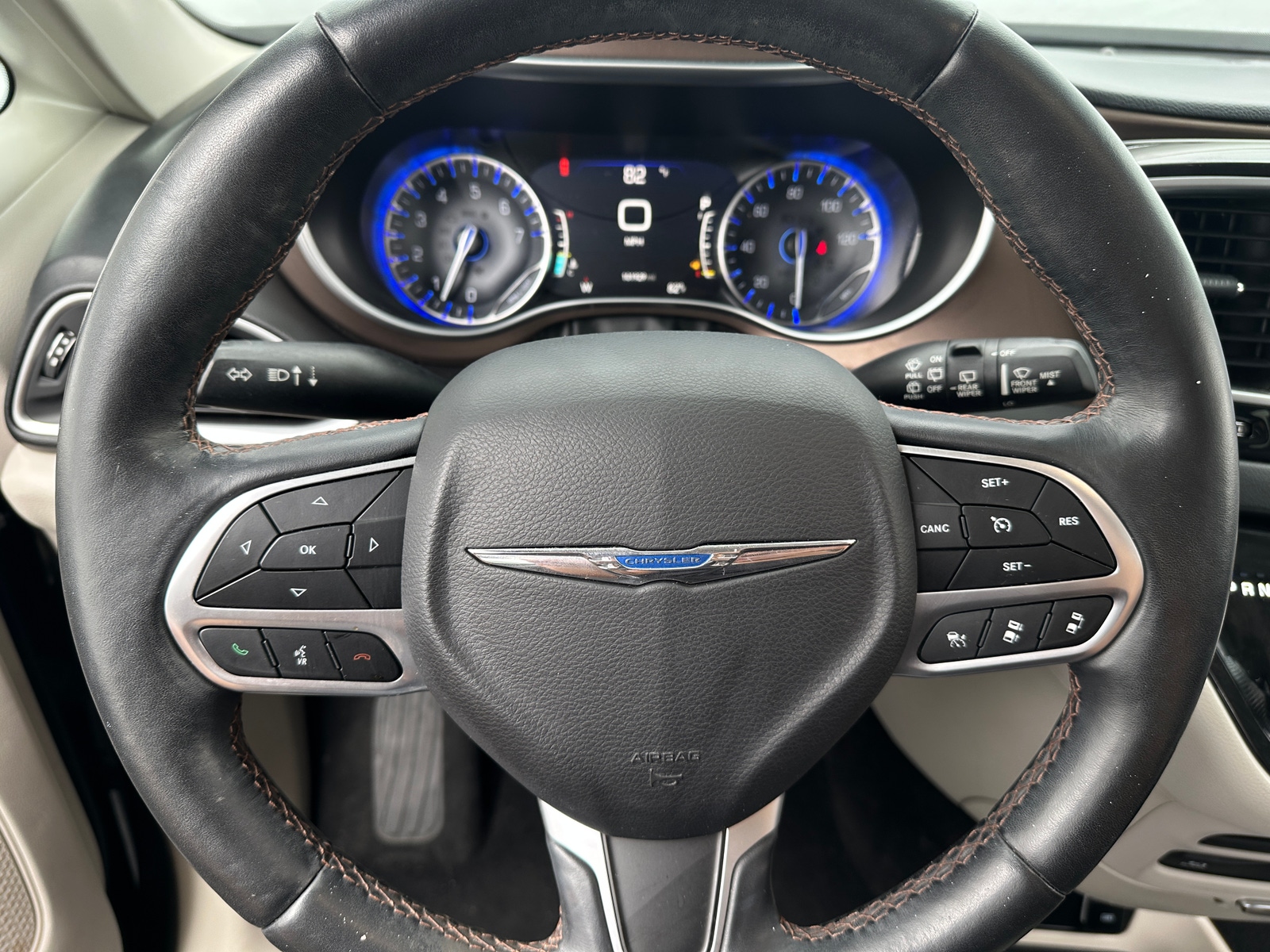 Thumbnail: 2018 Chrysler Pacifica - 4