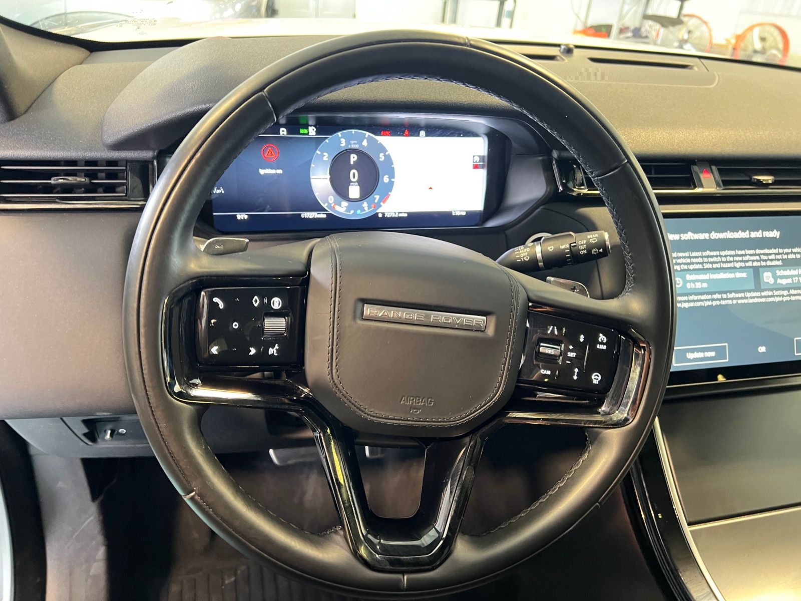 Thumbnail: 2025 Land Rover Range Rover Velar - 4