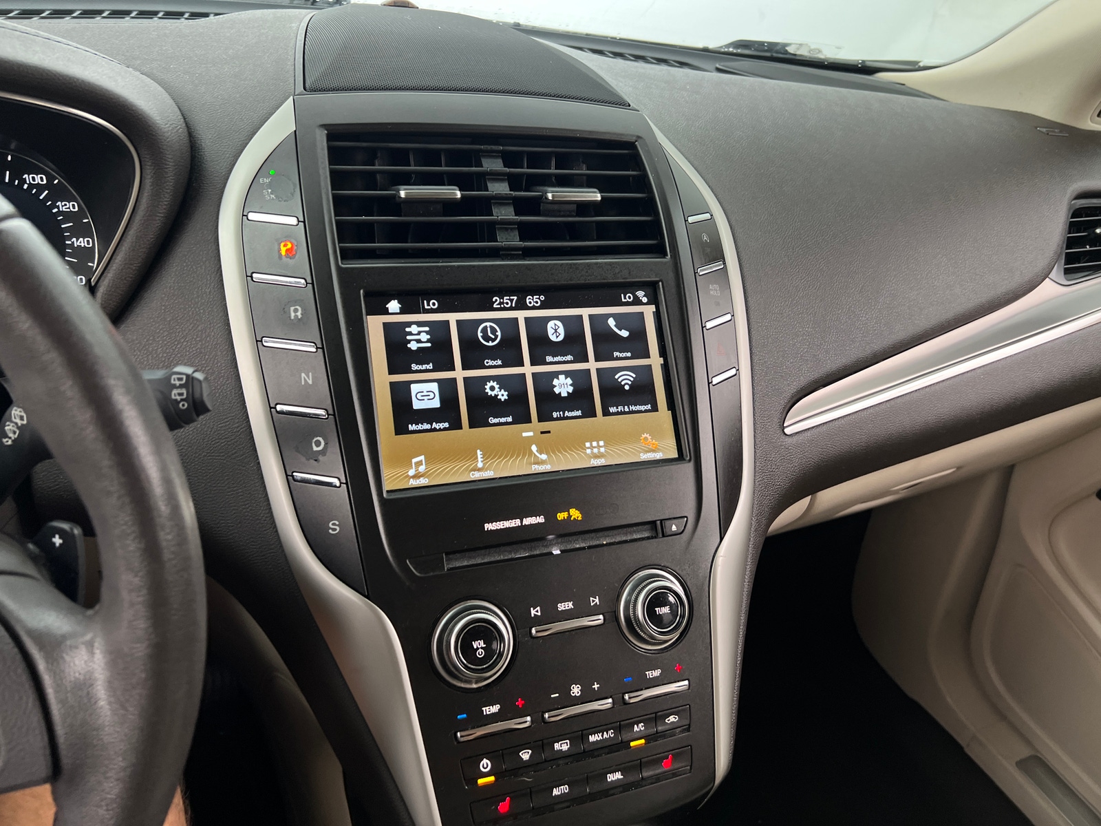 Thumbnail: 2019 Lincoln MKC - 3
