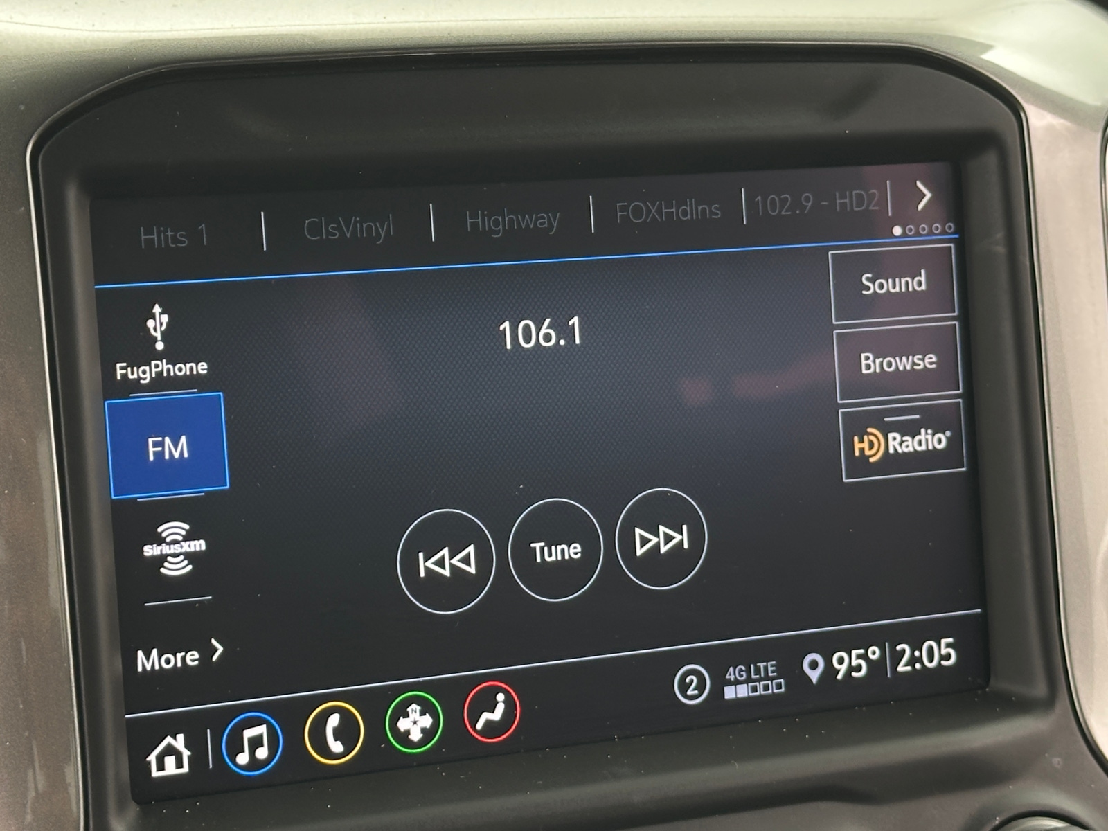 Thumbnail: 2020 Chevrolet Silverado 1500 - 3