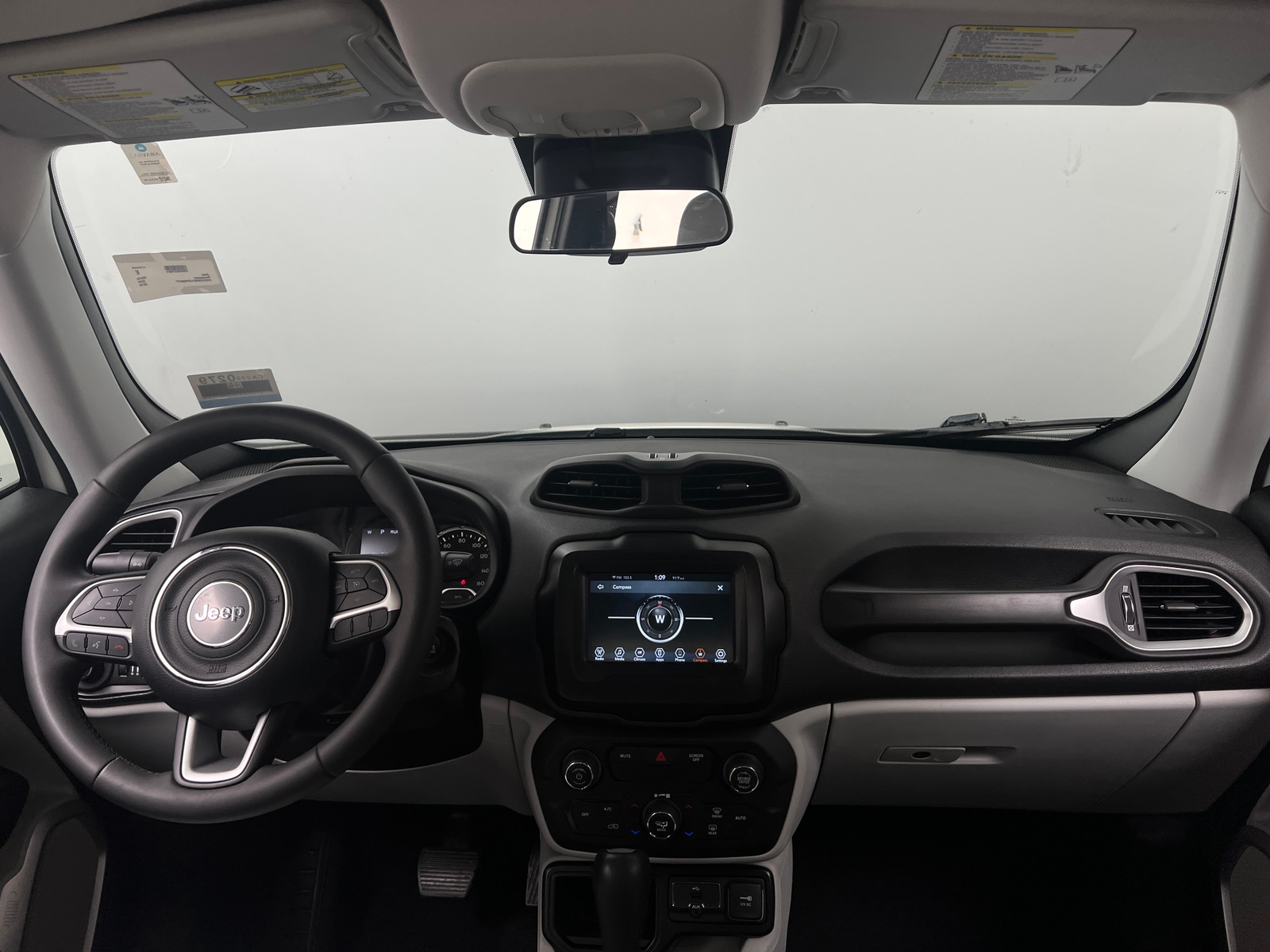 Thumbnail: 2018 Jeep Renegade - 3